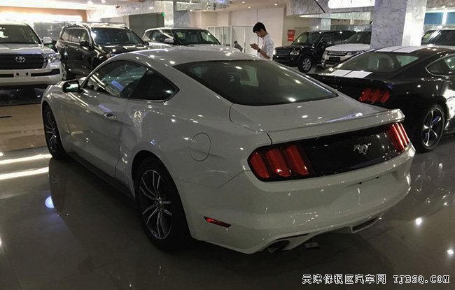 2016款福特野馬2.3T美式肌肉跑車 現(xiàn)車新年獻(xiàn)禮
