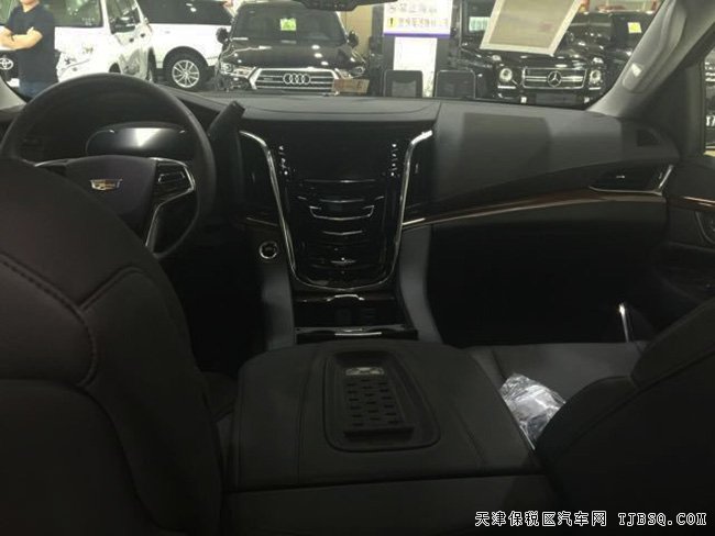 2016款凱迪拉克凱雷德6.2L美規(guī)版 22輪/雷測(cè)現(xiàn)車136萬(wàn)購(gòu)