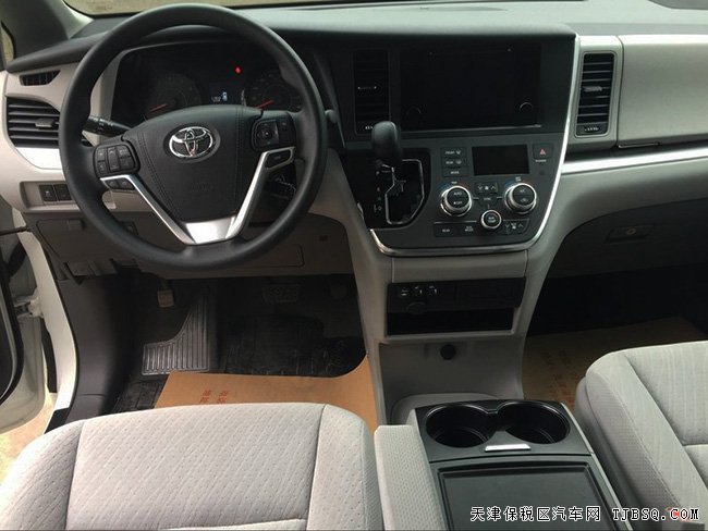 平行進(jìn)口豐田塞納3.5L商務(wù)MPV 17款現(xiàn)車(chē)港口樂(lè)享