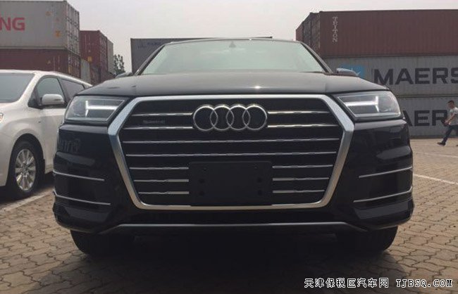 2017款奧迪Q7加規(guī)版七座 全景天窗/三區(qū)空調(diào)現(xiàn)車70萬購