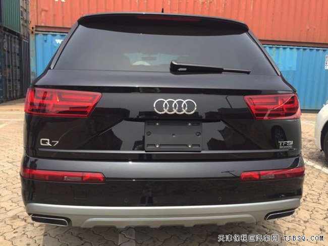2017款奧迪Q7加規(guī)版七座 全景天窗/三區(qū)空調(diào)現(xiàn)車70萬購