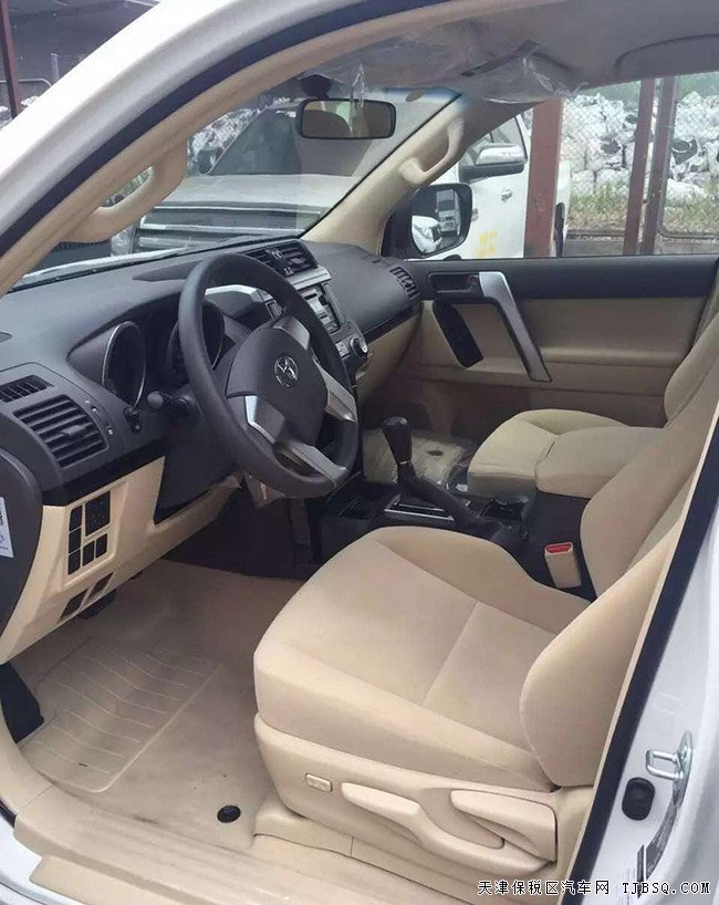 2017款豐田普拉多2700中東版 丐版現(xiàn)車優(yōu)惠大促