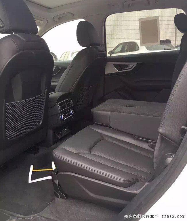 2017款奧迪Q7加規(guī)版七座 全景/20輪/手寫板現(xiàn)車73.5萬購