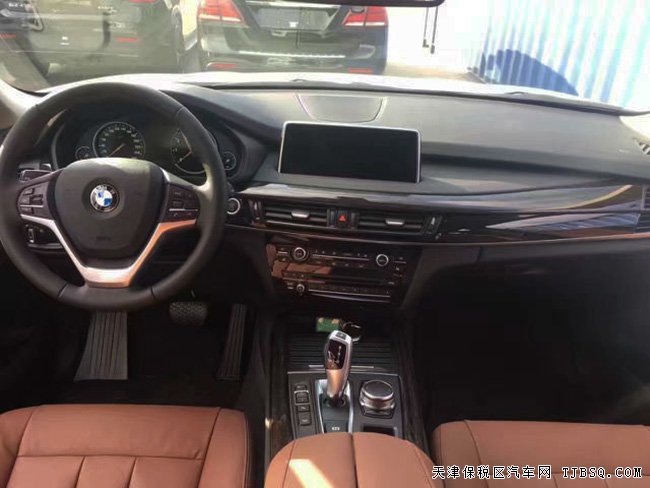 2017款寶馬X5經(jīng)典路越野3.0T 平行進口現(xiàn)車惠報價