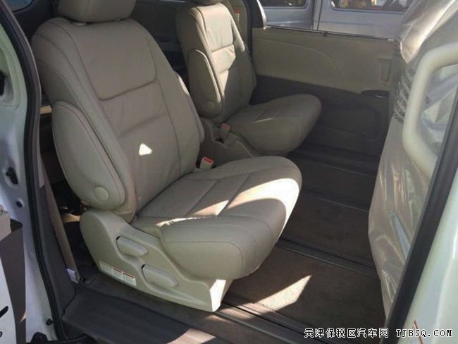 2017款豐田塞納3.5L四驅(qū)頂配版 豪華MPV現(xiàn)車62萬(wàn)享折扣