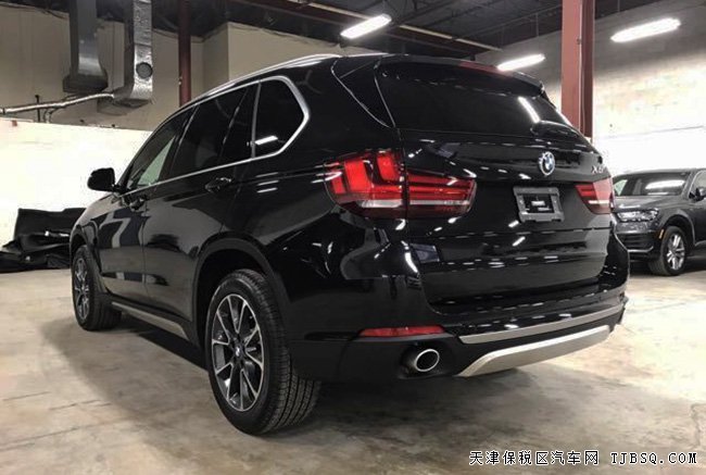 2017款寶馬X5加規(guī)版3.0T 豪華包現(xiàn)車74.5萬特惠即刻擁有
