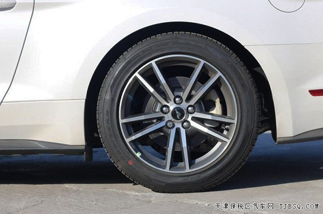 2017款福特野馬2.3T墨西哥版 P版超級(jí)跑車現(xiàn)車35萬優(yōu)購