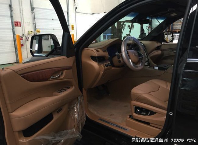 2017款凱迪拉克凱雷德6.2L墨西哥版 22輪/抬顯現(xiàn)車146萬