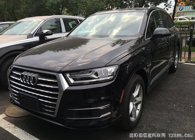 2017款?yuàn)W迪Q7七座SUV 加規(guī)版現(xiàn)車熱賣津城巨獻(xiàn)