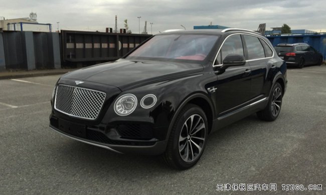 2018款賓利添越6.0T歐規(guī)版 21輪/全景/電吸門現(xiàn)車400萬