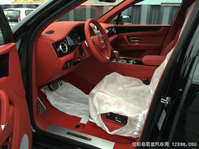 2018款賓利添越6.0T歐規(guī)版 21輪/全景/電吸門現(xiàn)車400萬