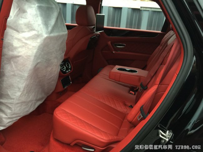 2018款賓利添越6.0T歐規(guī)版 21輪/全景/電吸門現(xiàn)車400萬