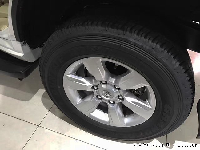 2017款豐田霸道2700中東版 外掛/真皮/10寸導航現(xiàn)車41萬