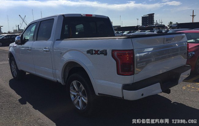 2016款福特F150白金版皮卡 20輪/全景天窗現(xiàn)車44.5萬起