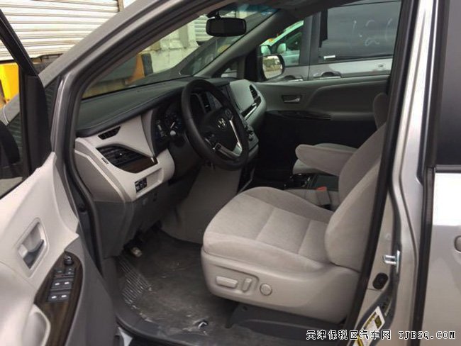 2017款豐田塞納3.5L兩驅(qū)版XLE 經(jīng)典商務MPV現(xiàn)車43.5萬