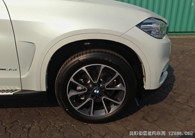 2017款寶馬X5美規(guī)版/歐規(guī)版 全景天窗/19輪現(xiàn)車70萬起