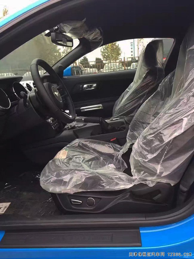 2017款福特野馬2.3T經(jīng)典跑車 平民超跑優(yōu)惠起航