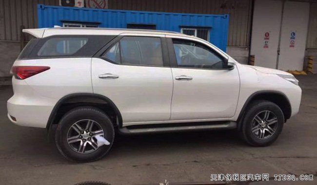 2016款豐田奔跑者2.7L中東版 港口現(xiàn)車優(yōu)惠呈現(xiàn)