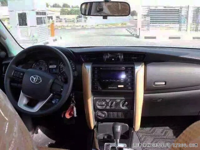 2016款豐田奔跑者2.7L中東版 港口現(xiàn)車優(yōu)惠呈現(xiàn)