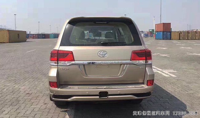 17款豐田酷路澤4600中東版 包圍/18輪/天窗現(xiàn)車105萬起