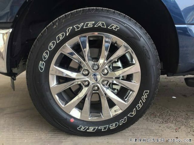 2016款福特F150美式皮卡 302A包/全景/20輪現(xiàn)車(chē)42萬(wàn)購(gòu)