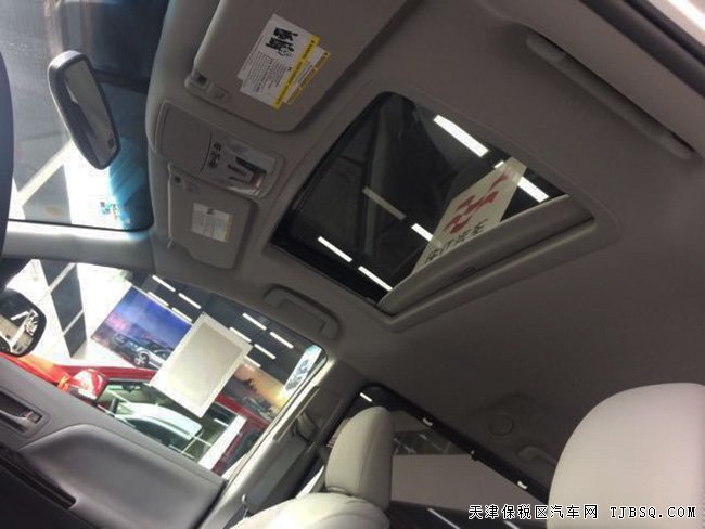 2017款豐田塞納3.5L兩驅(qū)版XLE 天窗/真皮/18輪現(xiàn)車48萬