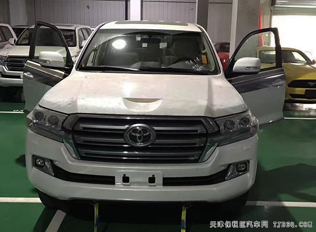 2017款豐田酷路澤4.0L中東版 陸巡4000現(xiàn)車熱賣