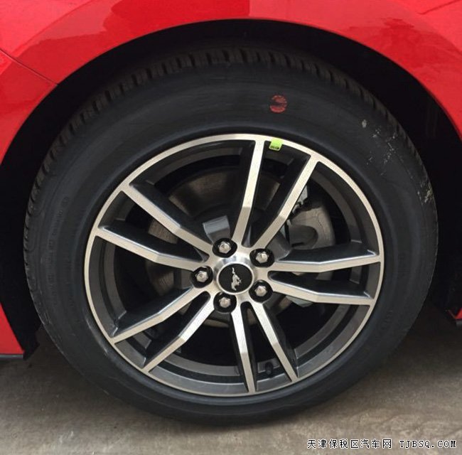 2017款福特野馬2.3T美式肌肉跑車 平行進口現(xiàn)車32萬熱賣