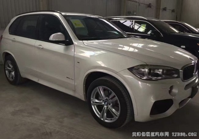 2017款寶馬X5M包加規(guī)版 天津港口現(xiàn)車優(yōu)惠尊享