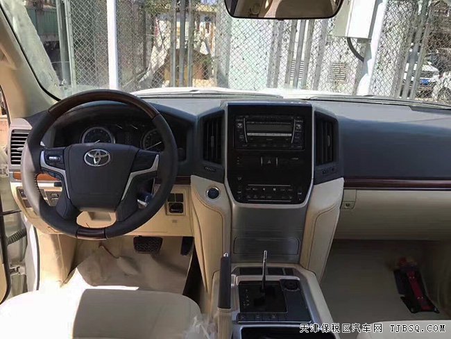 2017款豐田酷路澤4600中東版 陸巡V8現(xiàn)車即刻擁有