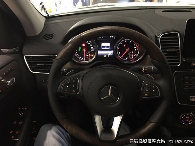 17款奔馳GLS500墨西哥版 21輪/全景/后娛/電吸現(xiàn)車146萬