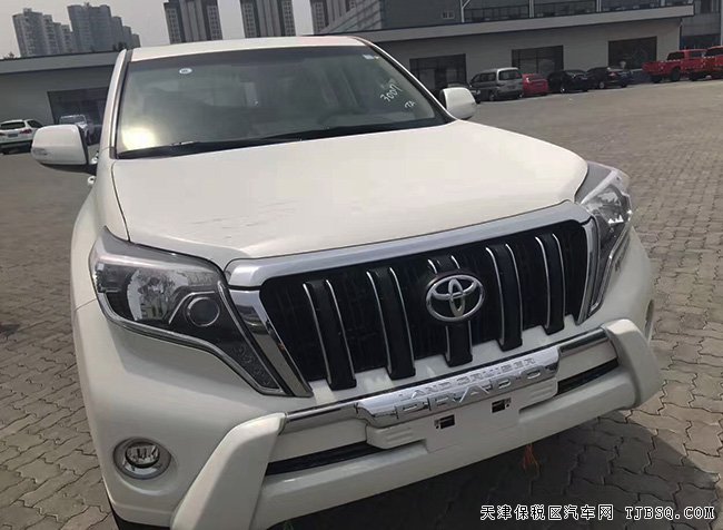 2017款豐田霸道3000中東版柴油 18輪/天窗/后掛現(xiàn)車53萬