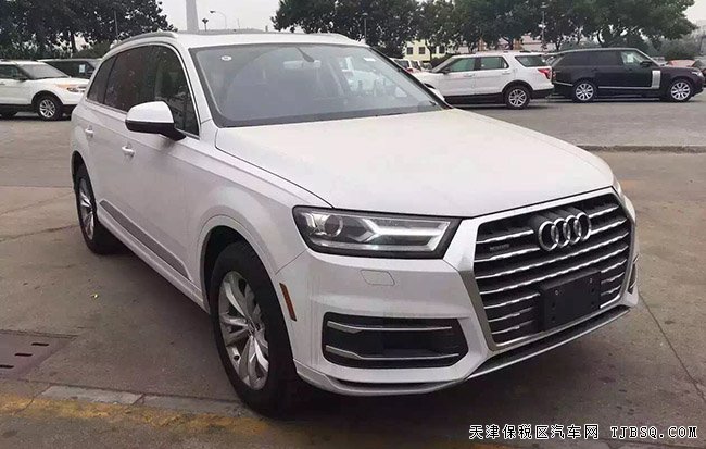 2017款?yuàn)W迪Q7加規(guī)版 7座/全景/S-line外觀包現(xiàn)車77萬購