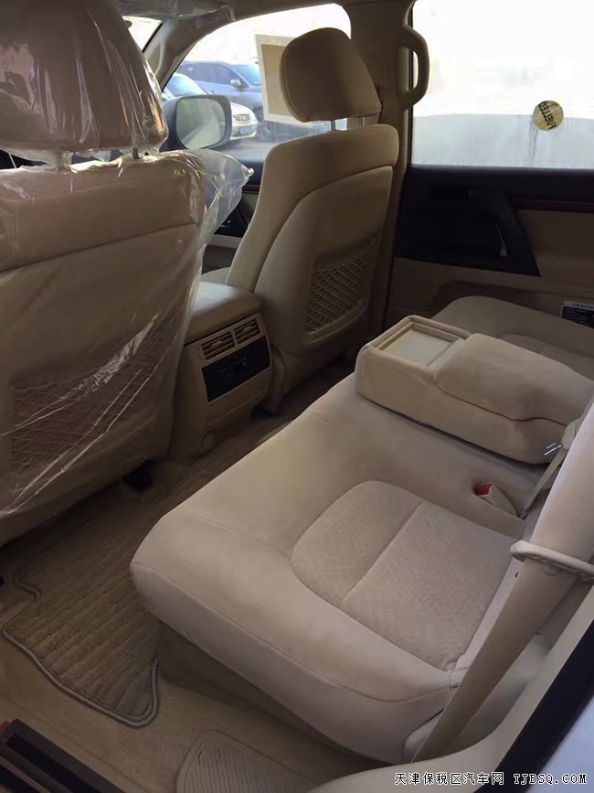 2017款豐田蘭德酷路澤4000 中東版現(xiàn)車優(yōu)惠難擋