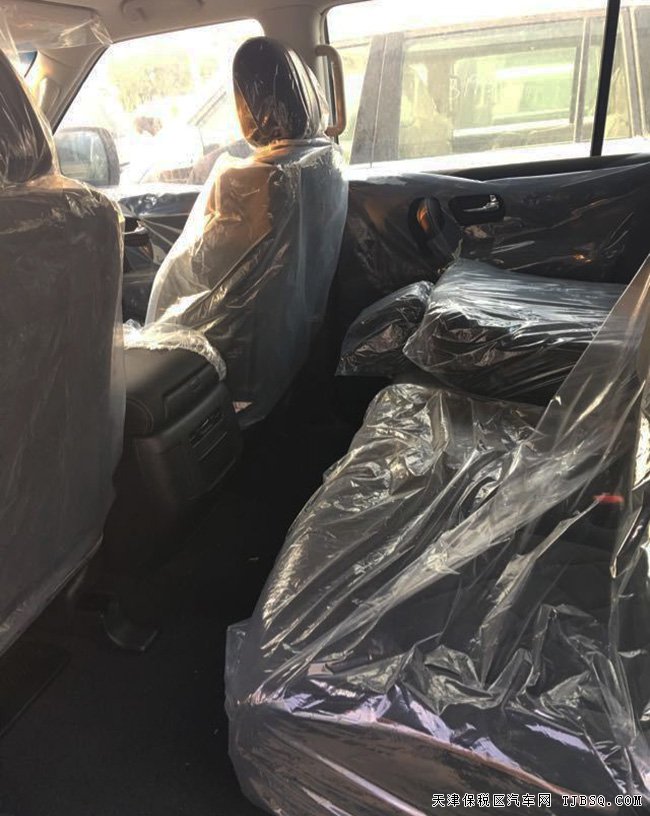 17款日產(chǎn)尼桑途樂4.0L中東版 天津港現(xiàn)車低價登場