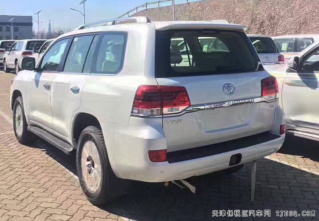 2017款豐田蘭德酷路澤4600 中東版現(xiàn)車經(jīng)銷熱賣