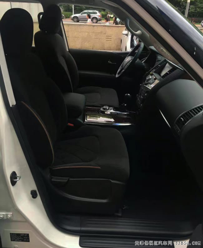 平行進(jìn)口車日產(chǎn)尼桑途樂Y62中東版 17款SE版現(xiàn)車57萬購
