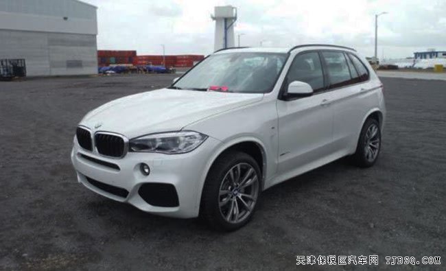 2017款寶馬X5墨規(guī)版 20輪/全景天窗/液晶儀表現(xiàn)車69.5萬