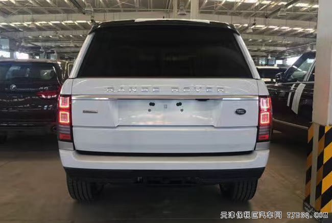 17款路虎攬勝3.0T柴油創(chuàng)世加長(zhǎng)版 天津港現(xiàn)車165萬(wàn)巨獻(xiàn)