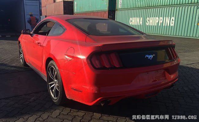 2017款福特野馬2.3T加規(guī)版肌肉跑車 標(biāo)配版現(xiàn)車32萬巨獻(xiàn)