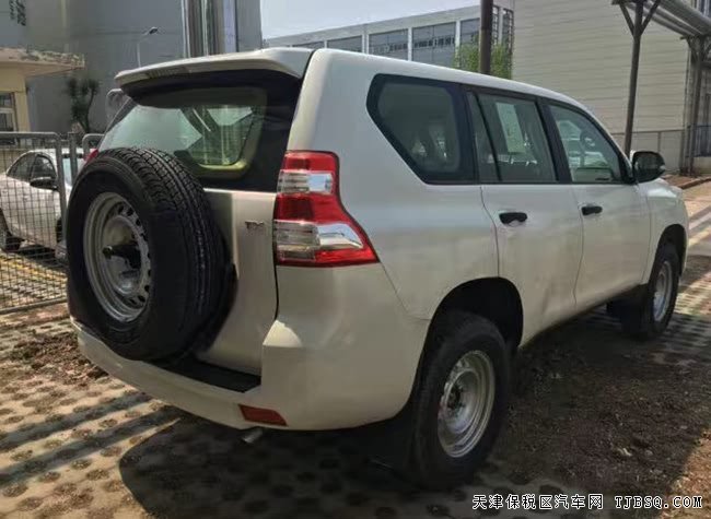 2017款豐田霸道2700中東版 外掛備胎/天窗現(xiàn)車(chē)38.6萬(wàn)購(gòu)