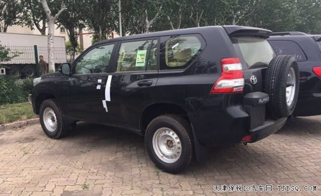 2017款豐田普拉多2700中東版 外掛備胎/天窗現(xiàn)車38.3萬