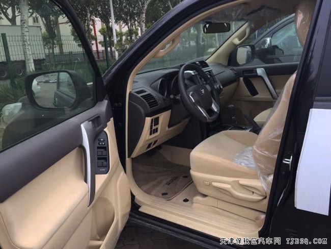 2017款豐田霸道2700中東版 后掛備胎/天窗現(xiàn)車38.3萬起