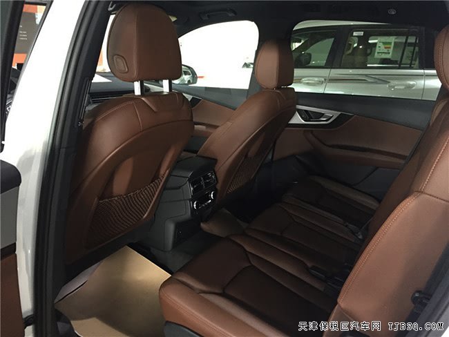 2017款?yuàn)W迪Q7加拿大版豪華SUV 平行進(jìn)口車(chē)震撼讓利