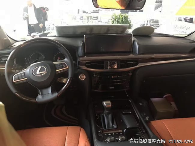 2017款雷克薩斯LX570中東版 頂配版凌志5.7L優(yōu)惠巨獻(xiàn)