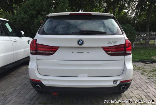 2017款寶馬X5中東版3.0T 全景天窗/液晶儀表現(xiàn)車66.5萬