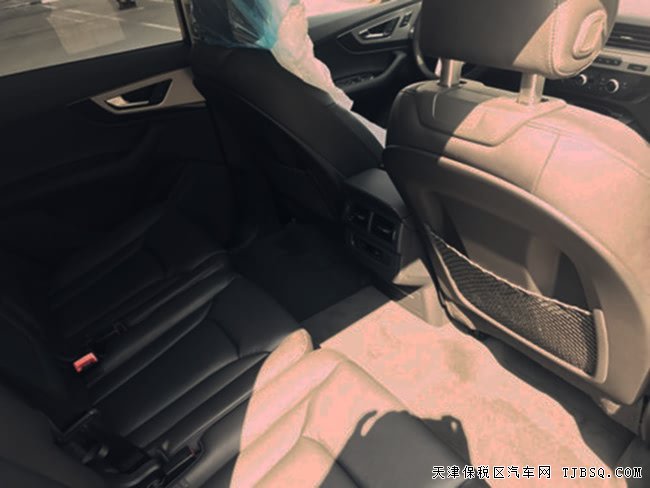 平行進(jìn)口車奧迪Q7加規(guī)版 17款七座現(xiàn)車極致熱賣