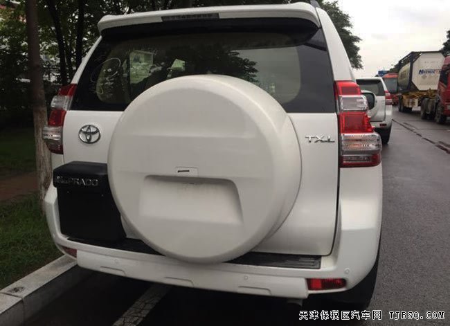 2017款豐田普拉多4000中東版 天窗/18輪/后掛現(xiàn)車55.5萬
