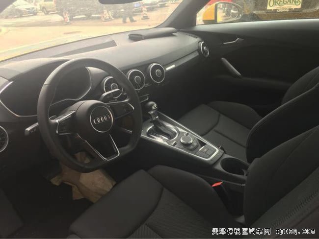 2016款?yuàn)W迪TT歐規(guī)版2.0T 4座/17輪/大燈清洗現(xiàn)車(chē)36.5萬(wàn)