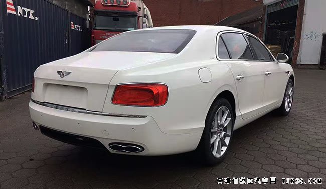 2017款賓利飛馳V8S歐規(guī)版 5座/20輪/舒適包現(xiàn)車280萬起